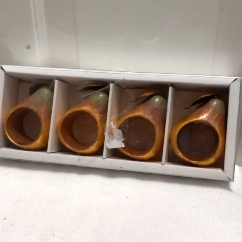 4 Pear Napkin Rings